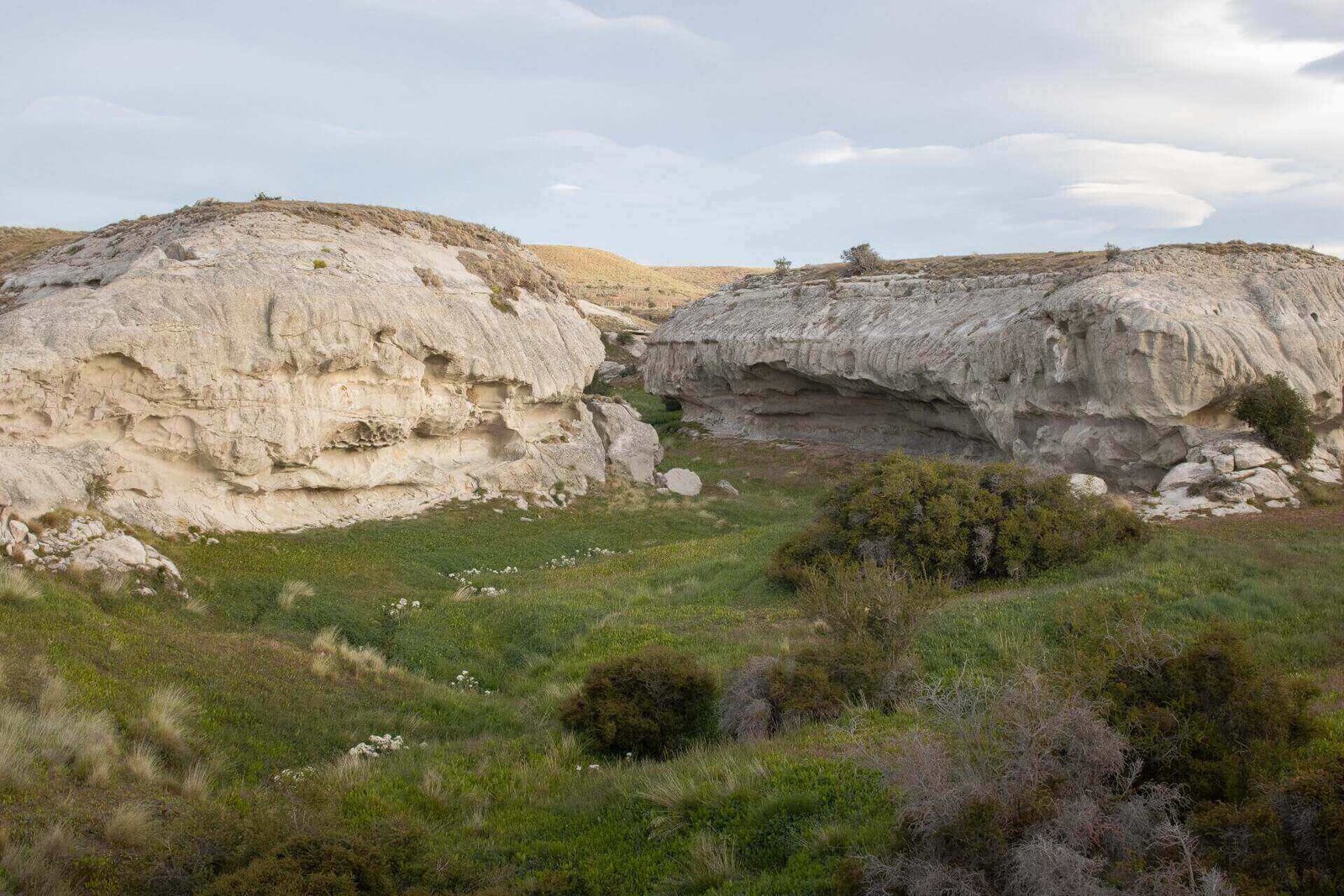 Canyon of Cueva La Leona on the Magallanes steppe
